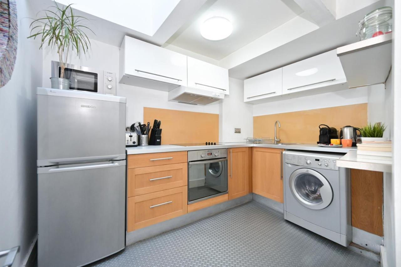 Soho, Piccadilly & Chinatown - Two Bedroom & Two Double Beds Apartment 伦敦 外观 照片